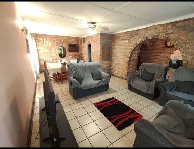 4 BEDROOM FREEHOLD FOR SALE IN FARNINGHAM RIDGE
